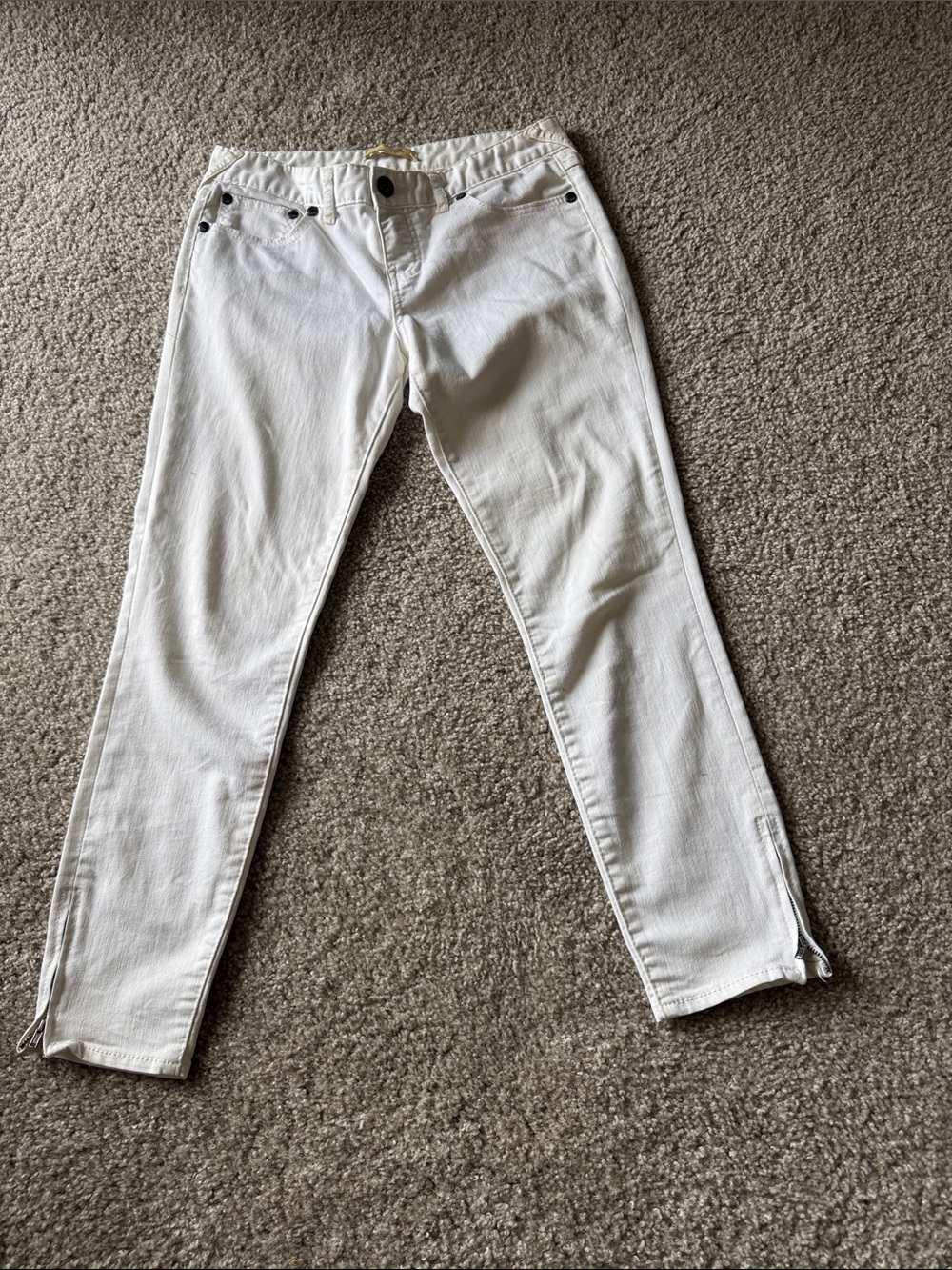Free People Women’s White Skinny Ankle Jeans with Ankle Zips SIZE 28